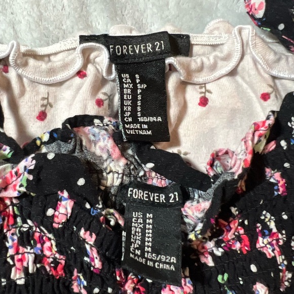 Forever21 cropped tank and cropped off the shoulder shirt. Size medium/small - Picture 3 of 7